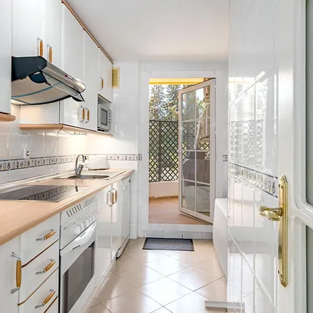 Sam65i 2 Bed Penthouse In Nueva Andalucia *